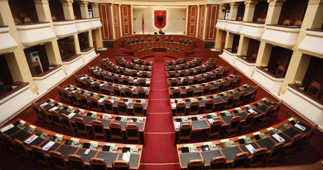 The session in the Assembly closes, the majority approves the draft laws alone